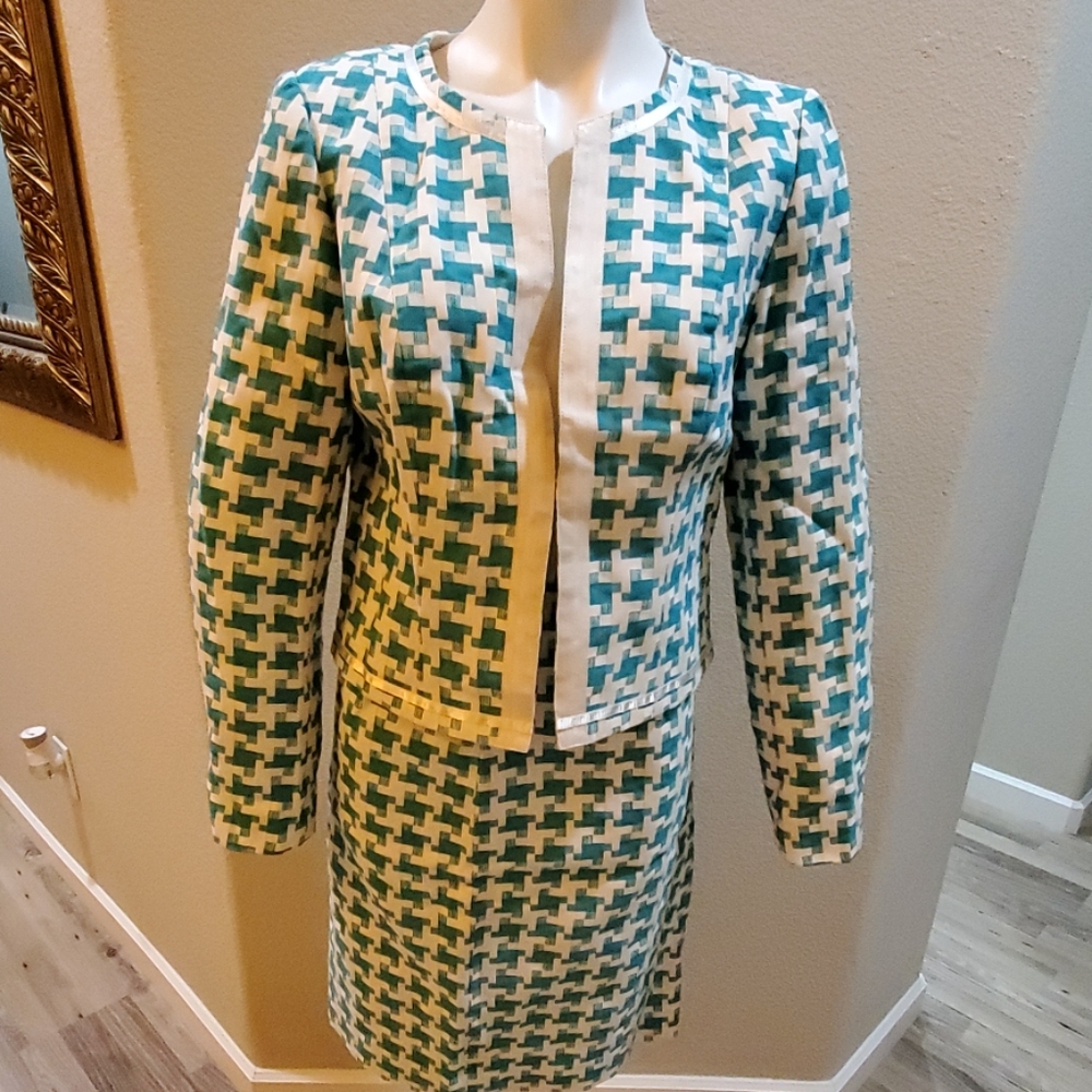 Two-piece skirt set